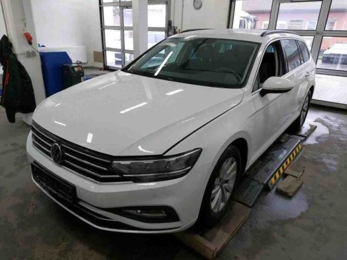 Thumb 0: Volkswagen Passat Variant 2.0 TDI DSG BUSINESS NAVI KAMERA SITZHZG ACC