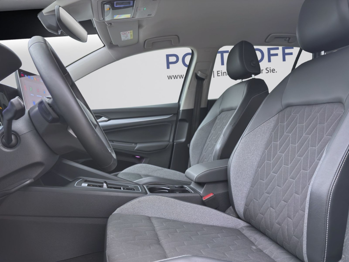 Thumb 8: Volkswagen Golf Variant 1.5 eTSI DSG GOAL NAVI AHK KAMERA KLIMA