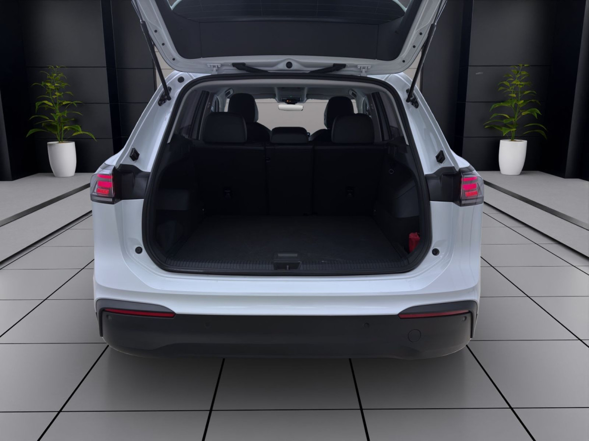 Thumb 3: Volkswagen Tiguan 2.0 TDI DSG GOAL AHK KAMERA NAVI PDC