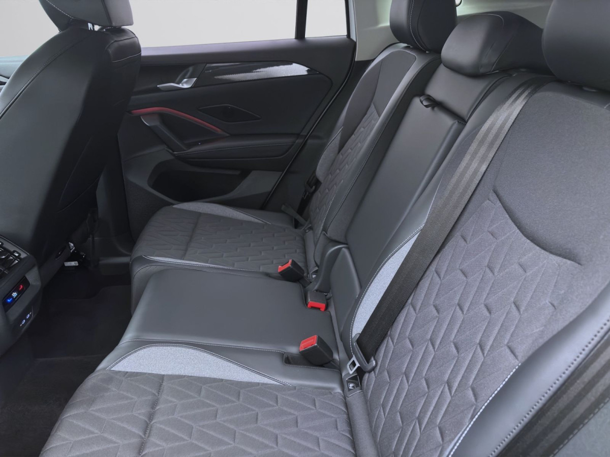 Thumb 14: Volkswagen Tiguan 2.0 TDI DSG GOAL AHK KAMERA NAVI PDC