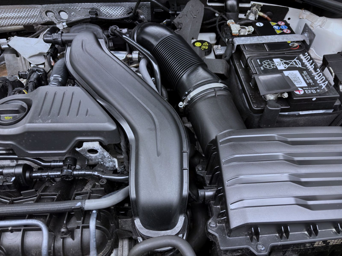 Thumb 17: Volkswagen T-Roc 1.5 TSI DSG R-LINE AHK NAVI KAMERA ACC LED+