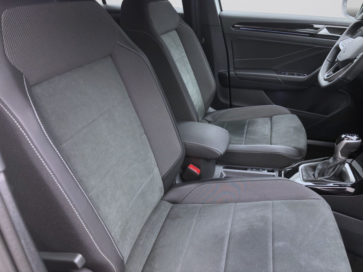 Thumb 15: Volkswagen T-Roc 1.5 TSI DSG R-LINE AHK NAVI KAMERA ACC LED+