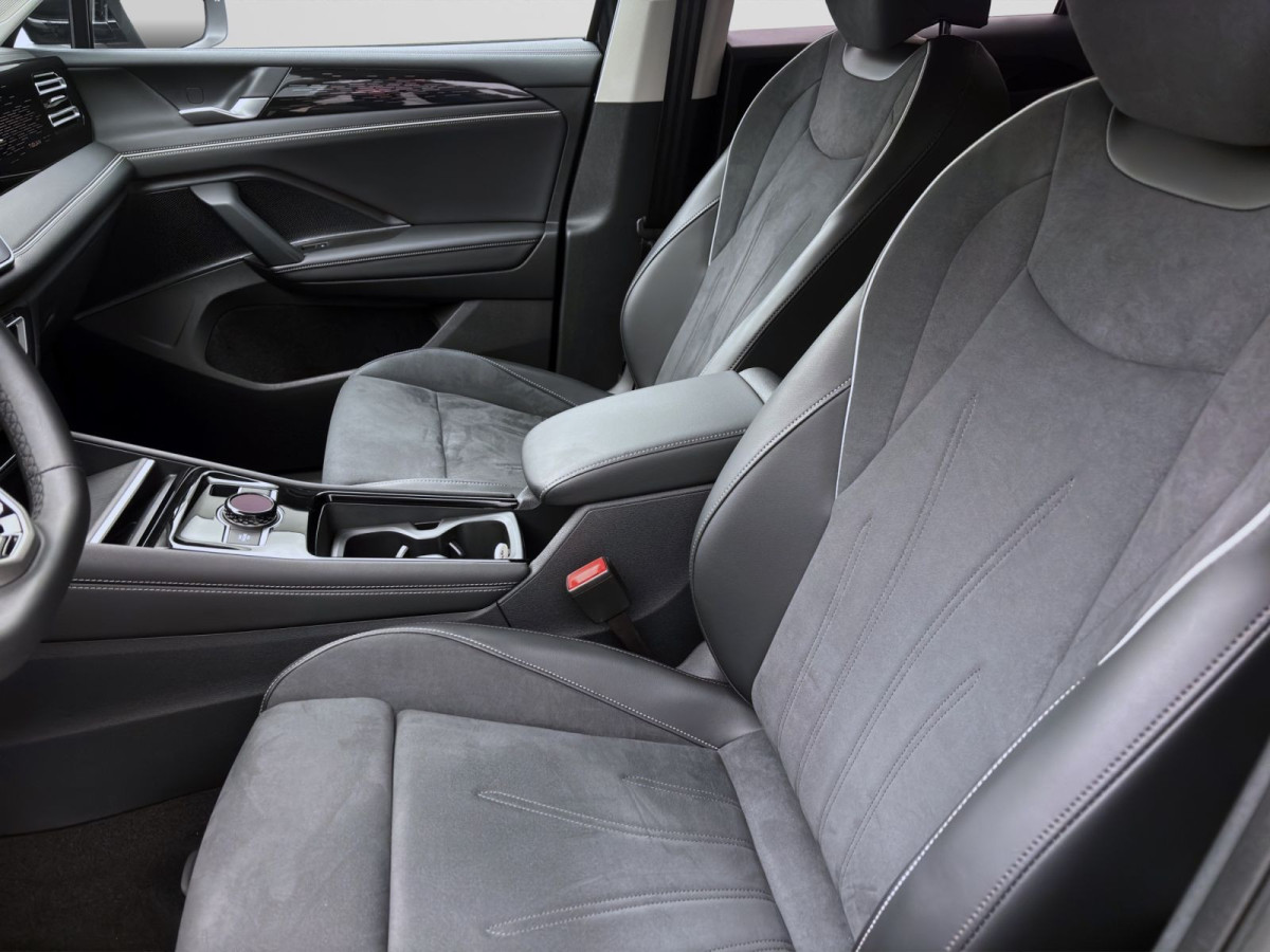 Thumb 8: Volkswagen Tiguan 2.0 TDI DSG ELEGANCE STDHZG AHK NAVI KAMERA