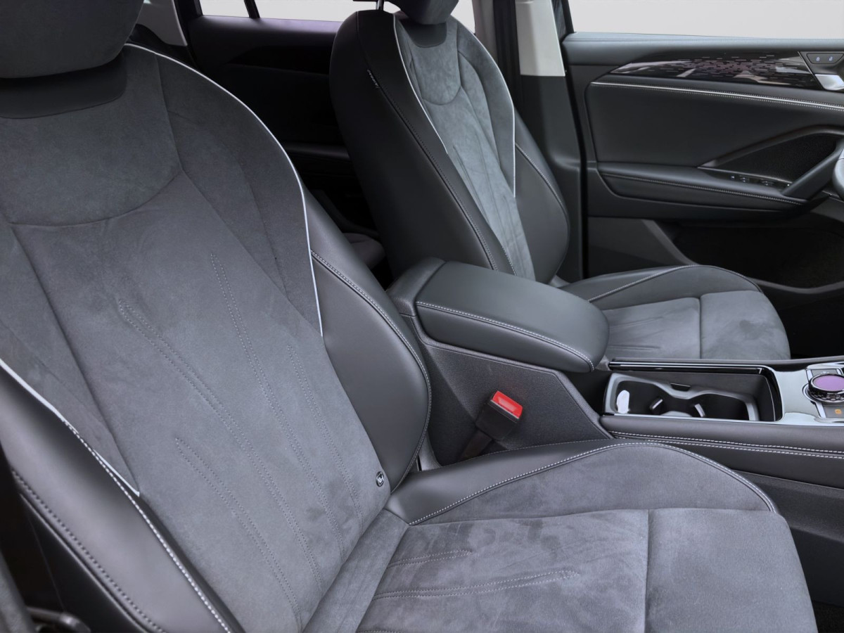 Thumb 15: Volkswagen Tiguan 2.0 TDI DSG ELEGANCE STDHZG AHK NAVI KAMERA