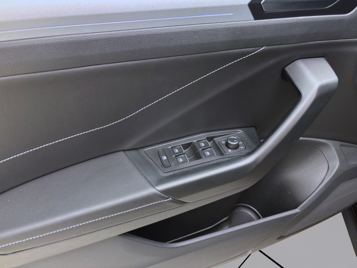 Thumb 9: Volkswagen T-Roc 2.0 TDI DSG GOAL AHK KAMERA NAVI PDC