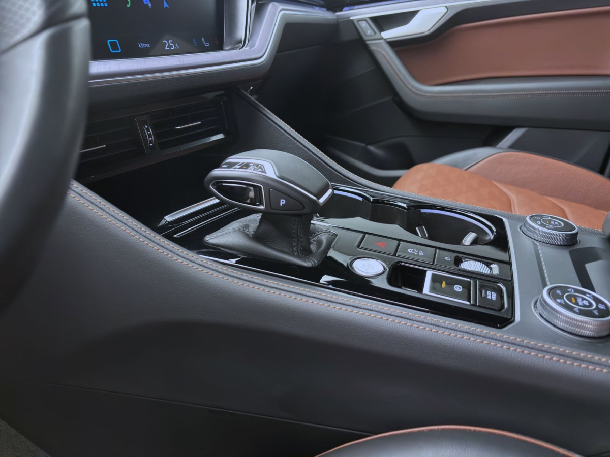 Thumb 13: Volkswagen Touareg 3.0 TDI DSG 4M R-LINE LUFT STDHZG AHK NAVI