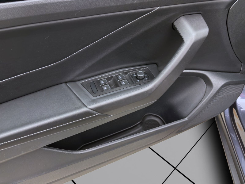 Bild 9: Volkswagen T-Roc Cabriolet 1.5 TSI DSG R-LINE AHK NAVI ACC SITZHZG