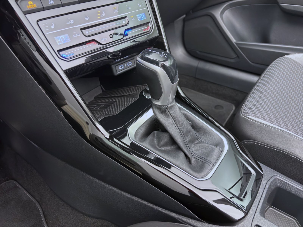 Thumb 13: Volkswagen T-Roc Cabriolet 1.5 TSI DSG R-LINE AHK NAVI ACC SITZHZG