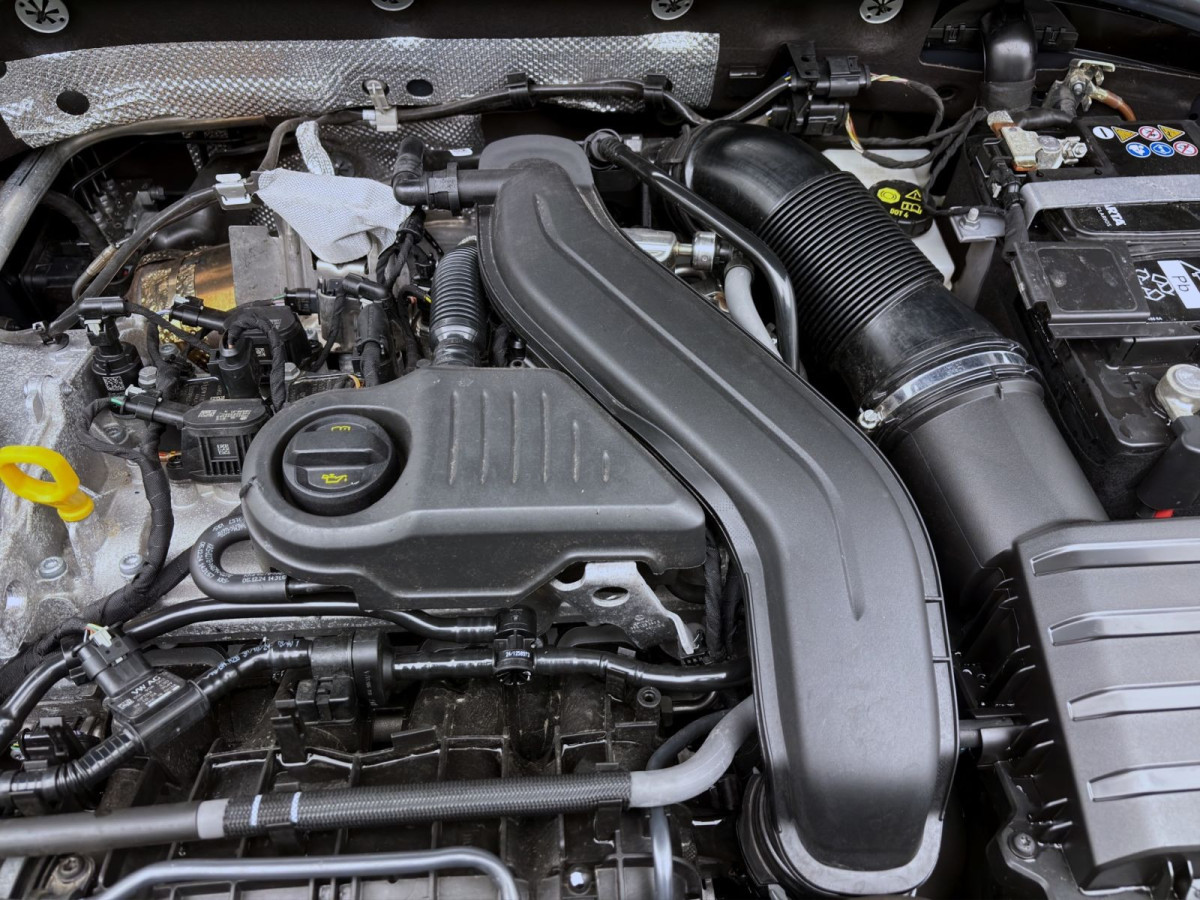 Thumb 17: Volkswagen T-Roc Cabriolet 1.5 TSI DSG R-LINE AHK NAVI SITZHZG PDC