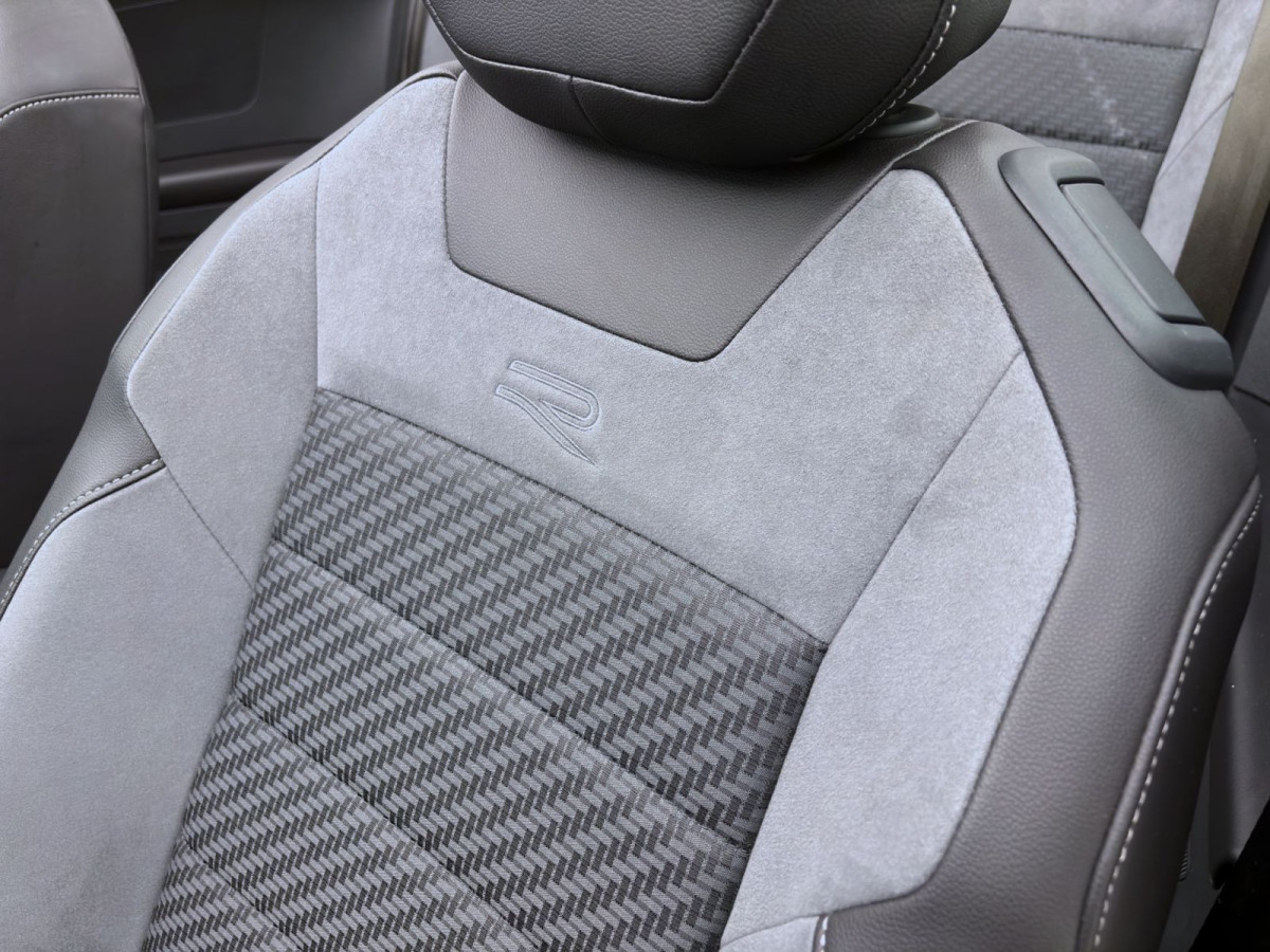 Thumb 9: Volkswagen T-Roc Cabriolet 1.5 TSI DSG R-LINE AHK NAVI SITZHZG PDC