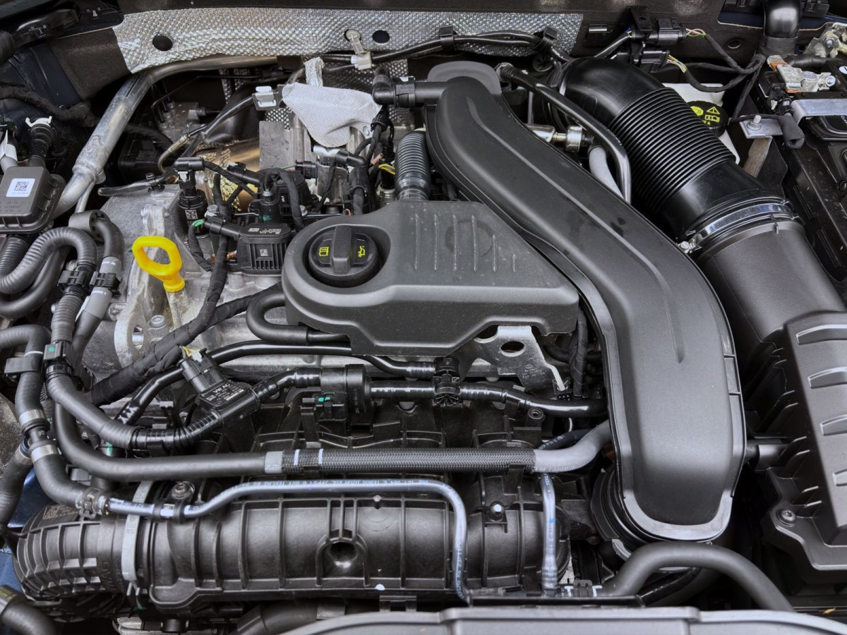 Thumb 17: Volkswagen T-Roc Cabriolet 1.5 TSI DSG R-LINE AHK NAVI SITZHZG PDC