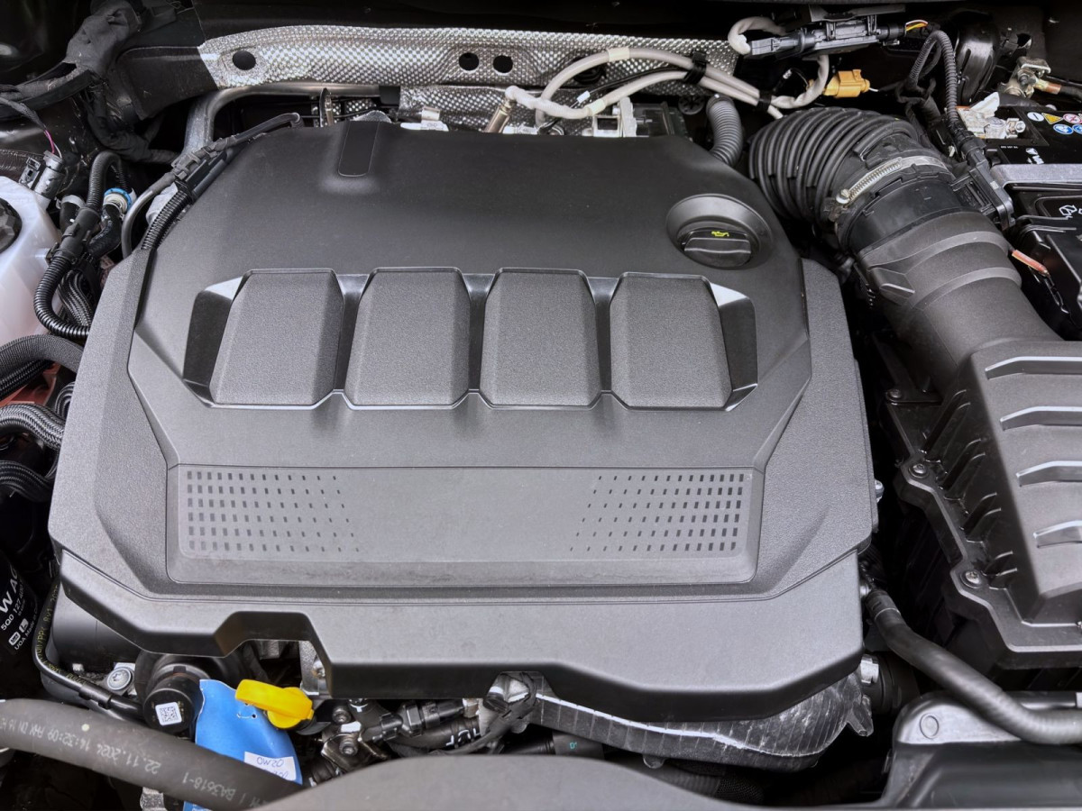 Thumb 17: Volkswagen Tiguan 2.0 TDI DSG GOAL AHK NAVI KAMERA IQ.LIGHT