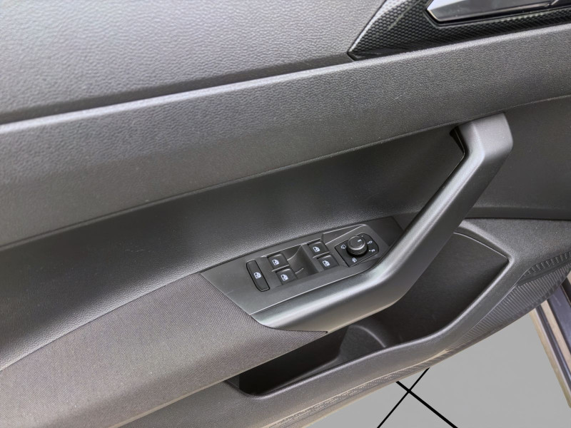 Bild 9: Volkswagen Polo 1.0 MPI LIFE NAVI PDC SITZHZG KLIMA