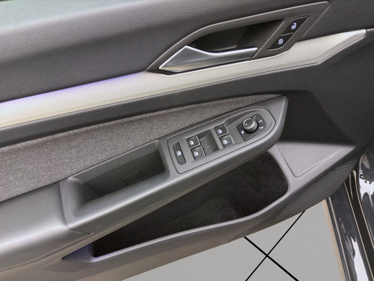 Thumb 9: Volkswagen Golf 1.5 TSI MOVE PDC LED SITZHZG DAB+