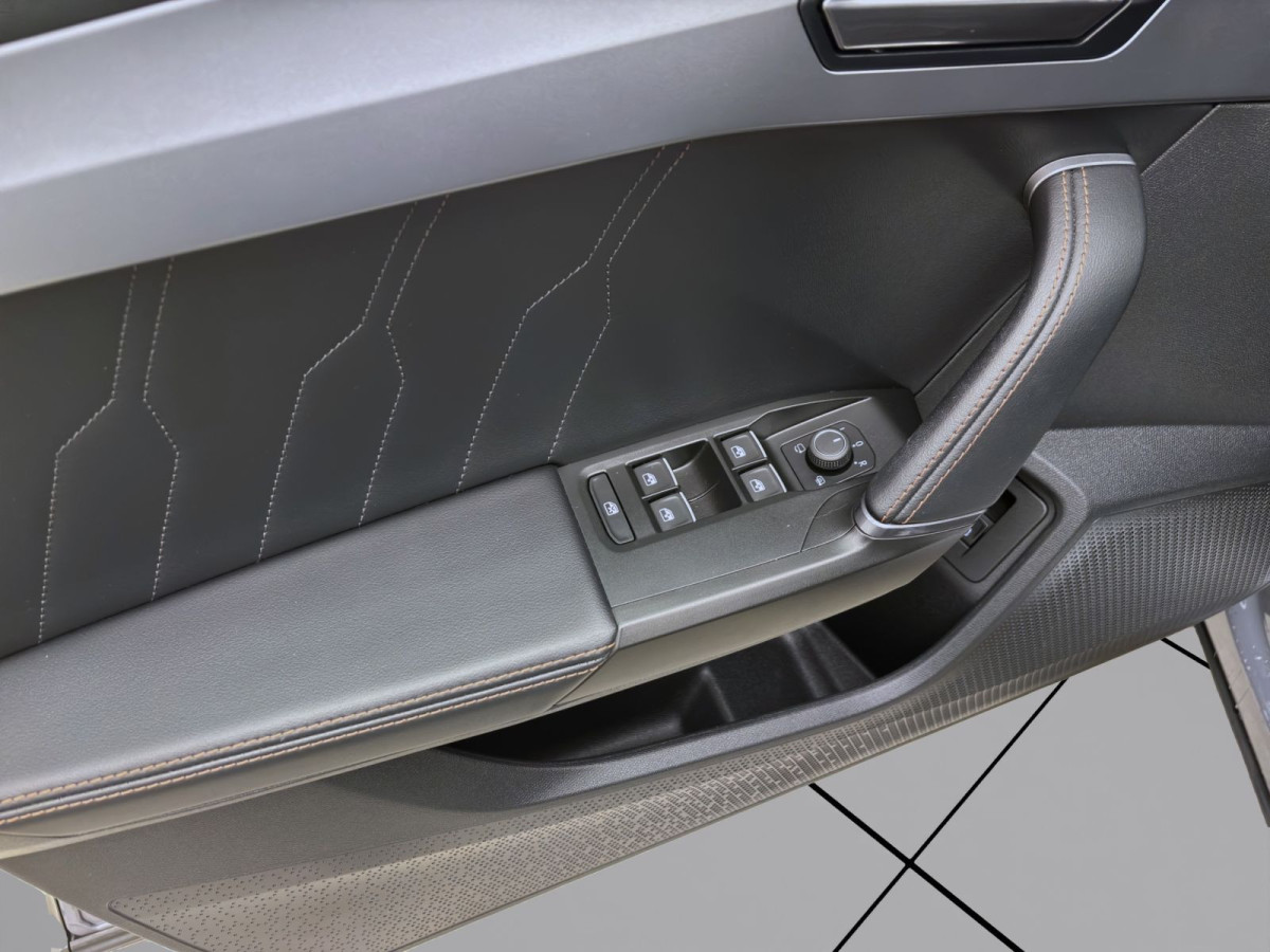 Thumb 8: Cupra Formentor 1.4 TSI e-Hybrid DSG VZ NAVI KAMERA PDC SITZHZG