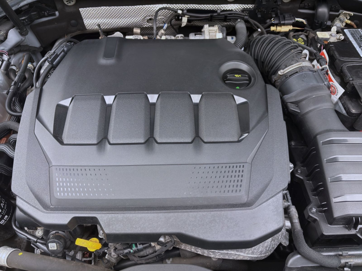 Thumb 16: Volkswagen Passat Variant 2.0 TDI DSG BUSINESS AHK NAVI KAMERA PDC