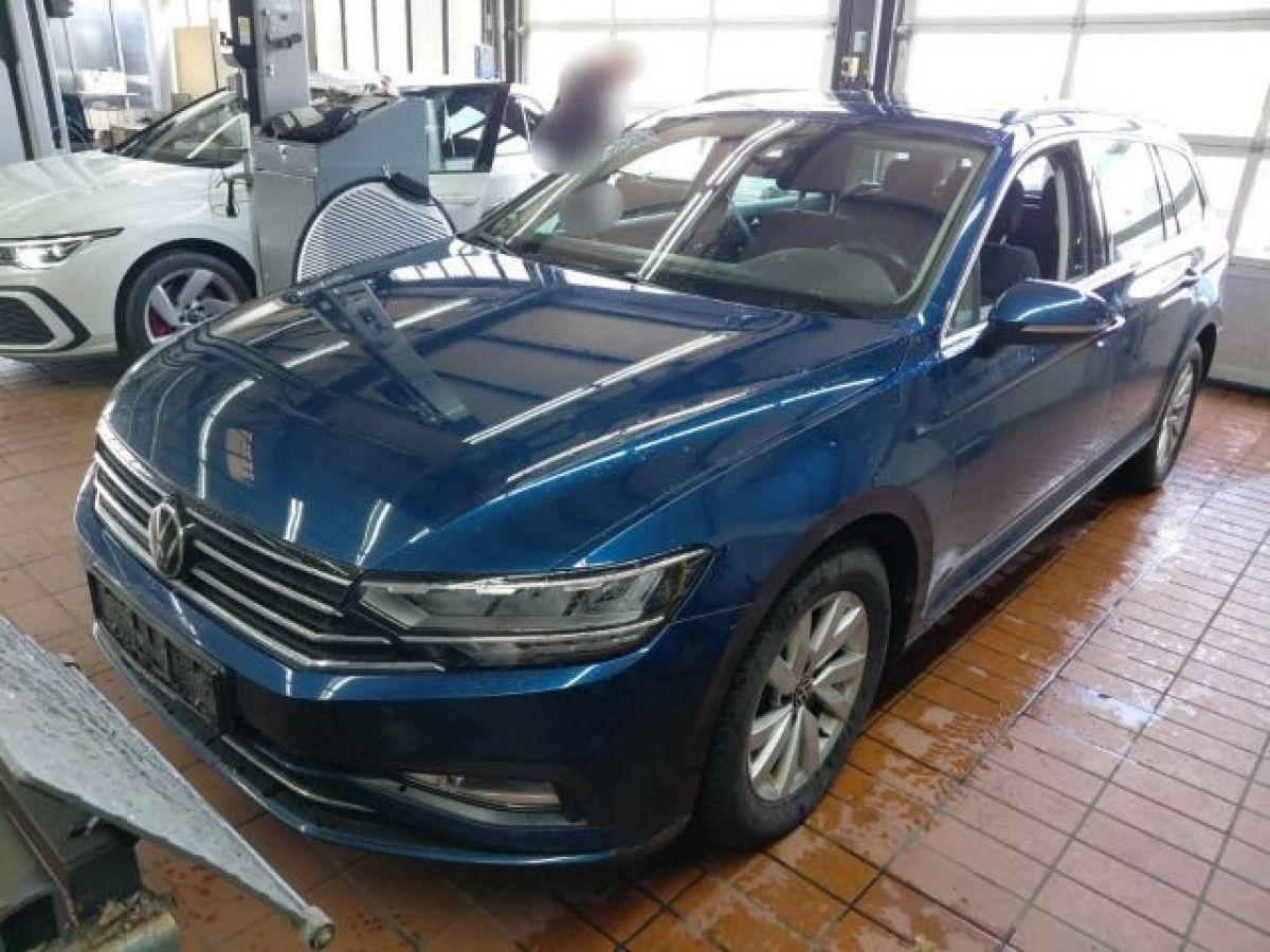 Thumb 0: Volkswagen Passat Variant 2.0 TDI DSG BUSINESS STDHZG PANO NAVI KAMERA