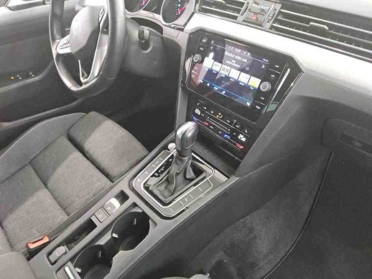 Thumb 2: Volkswagen Passat Variant 2.0 TDI DSG BUSINESS AHK KAMERA NAVI PDC