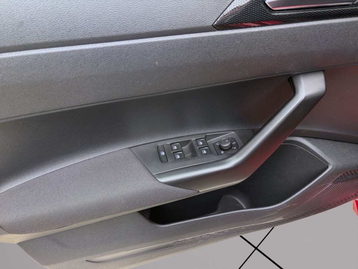 Thumb 9: Volkswagen Polo 1.0 TSI LIFE NAVI PDC SITZHZG KLIMA LED