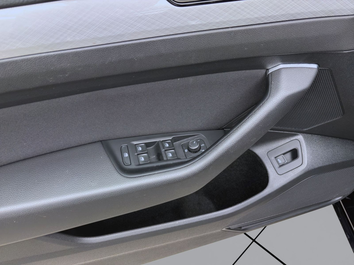 Thumb 9: Volkswagen Passat Variant 2.0 TDI DSG BUSINESS NAVI KAMERA PDC SITZHZG