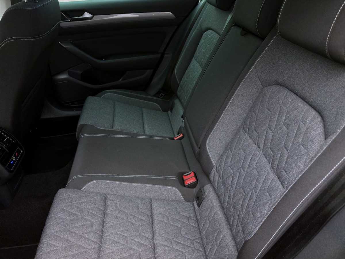 Thumb 14: Volkswagen Passat Variant 2.0 TDI DSG BUSINESS NAVI KAMERA PDC SITZHZG