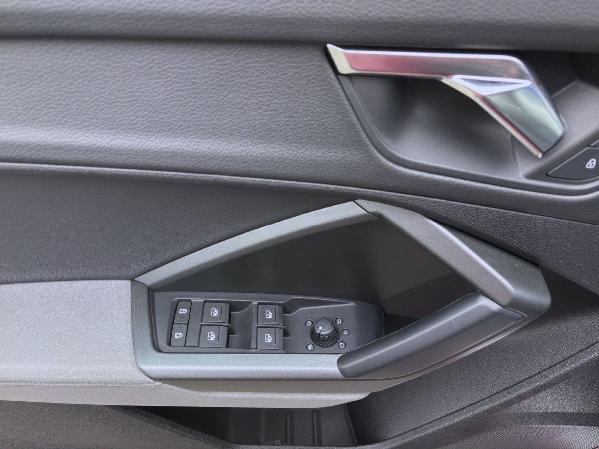 Thumb 9: Audi Q3 35 TDI Q ADVANCED NAVI+ KAMERA PDC SITZHZG