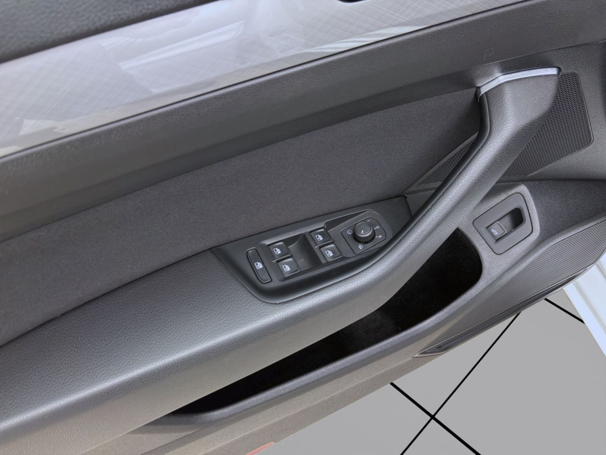 Thumb 9: Volkswagen Passat Variant 2.0 TDI DSG BUSINESS NAVI KAMERA LED ACC