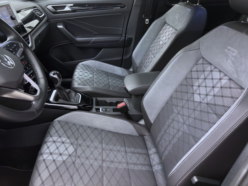 Bild 8: Volkswagen T-Roc 1.0 TSI R-LINE PDC SITZHZG LED KLIMA ACC