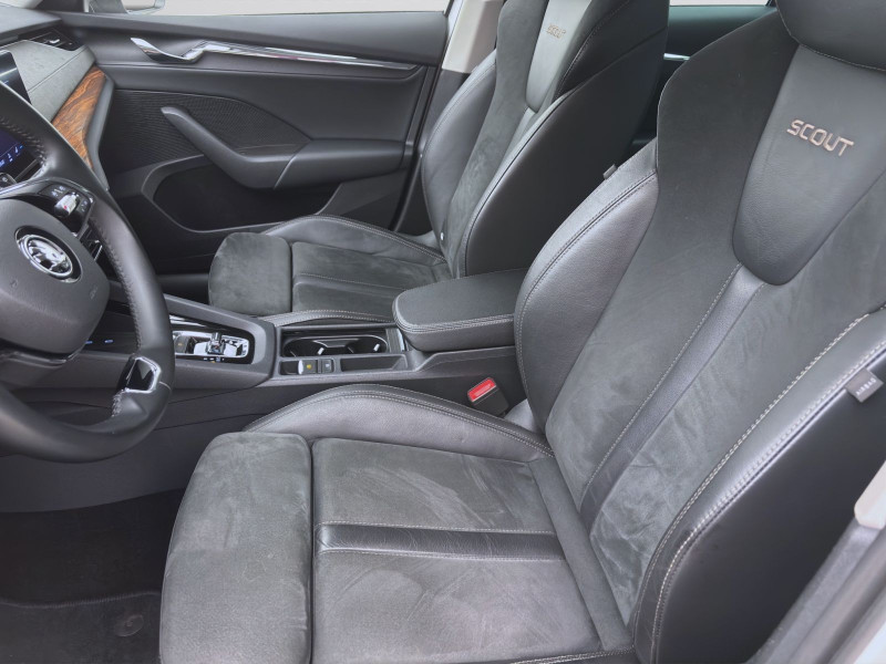 Bild 8: Škoda Octavia Combi 2.0 TDI DSG 4x4 SCOUT AHK NAVI PDC MATRIX