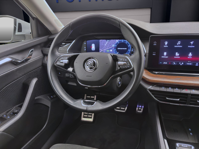 Bild 10: Škoda Octavia Combi 2.0 TDI DSG 4x4 SCOUT AHK NAVI PDC MATRIX