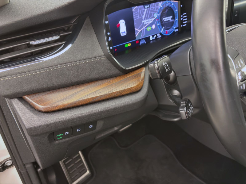 Bild 11: Škoda Octavia Combi 2.0 TDI DSG 4x4 SCOUT AHK NAVI PDC MATRIX