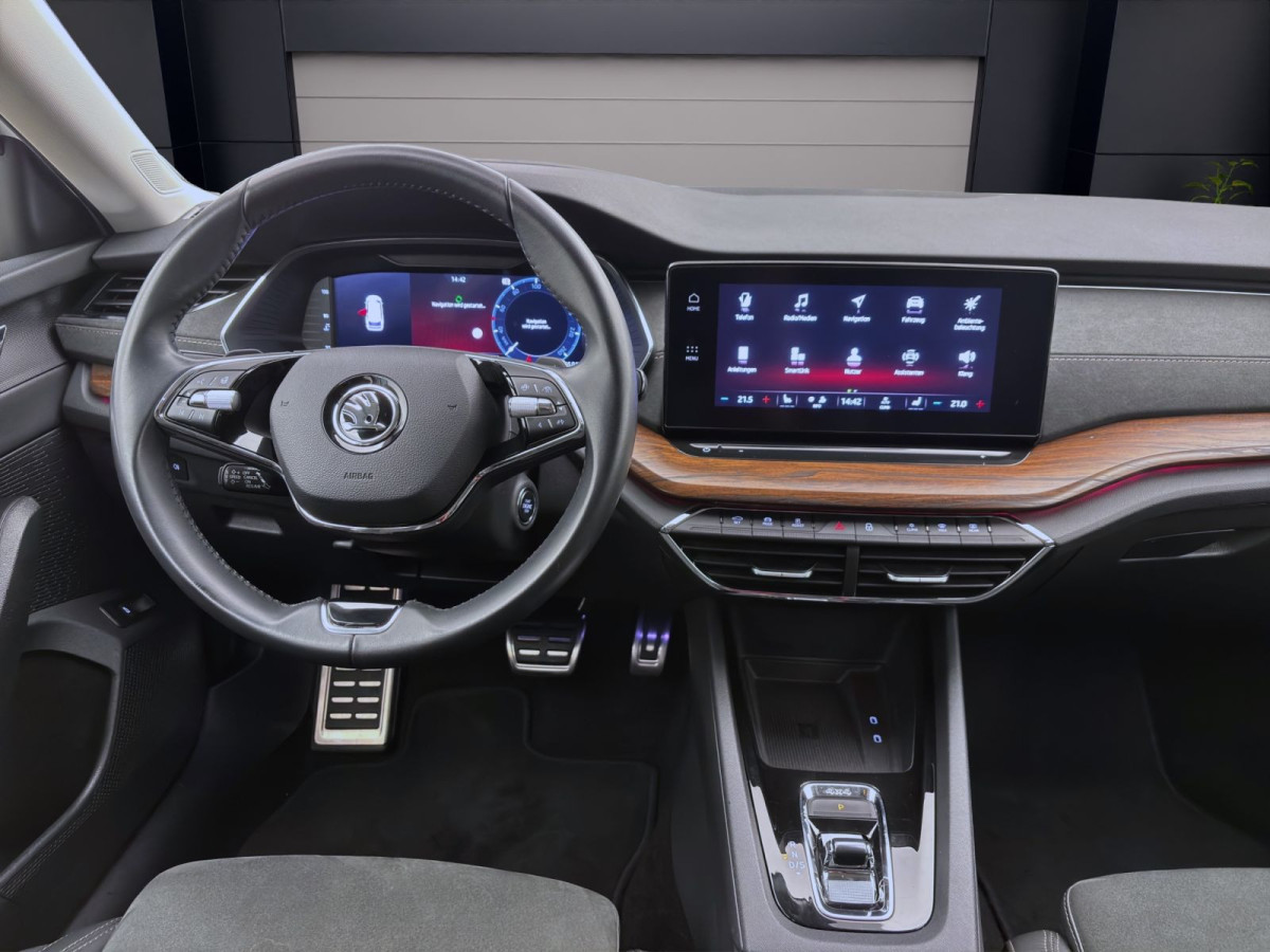 Thumb 12: Škoda Octavia Combi 2.0 TDI DSG 4x4 SCOUT AHK NAVI PDC MATRIX