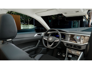 Fahrzeugbild eines Volkswagen Polo in weiß.