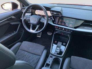 Fahrzeugbild eines Audi RS 3 Sportback in rot.