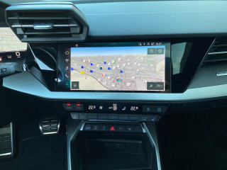 Fahrzeugbild eines Audi RS 3 Sportback in rot.