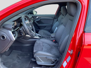 Fahrzeugbild eines Audi RS 3 Sportback in rot.