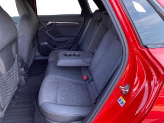 Fahrzeugbild eines Audi RS 3 Sportback in rot.