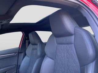 Fahrzeugbild eines Audi RS 3 Sportback in rot.