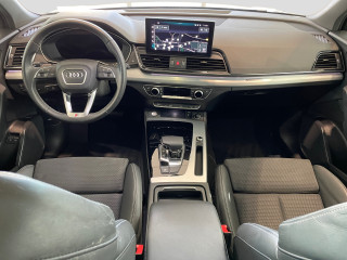 Fahrzeugbild eines Audi Q5 in grau.