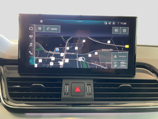 Fahrzeugbild eines Audi Q5 in grau.