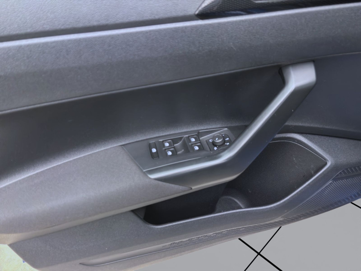 Thumb 9: Volkswagen Polo 1.0 MPI LIFE PDF LED SITZHZG KLIMA