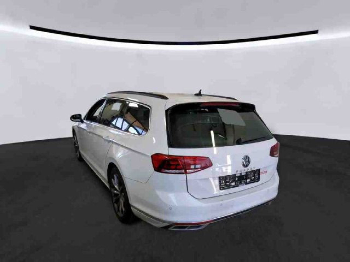 Thumb 1: Volkswagen Passat Variant 2.0 TDI DSG R-LINE NAVI KAMERA SITZHZG ACC