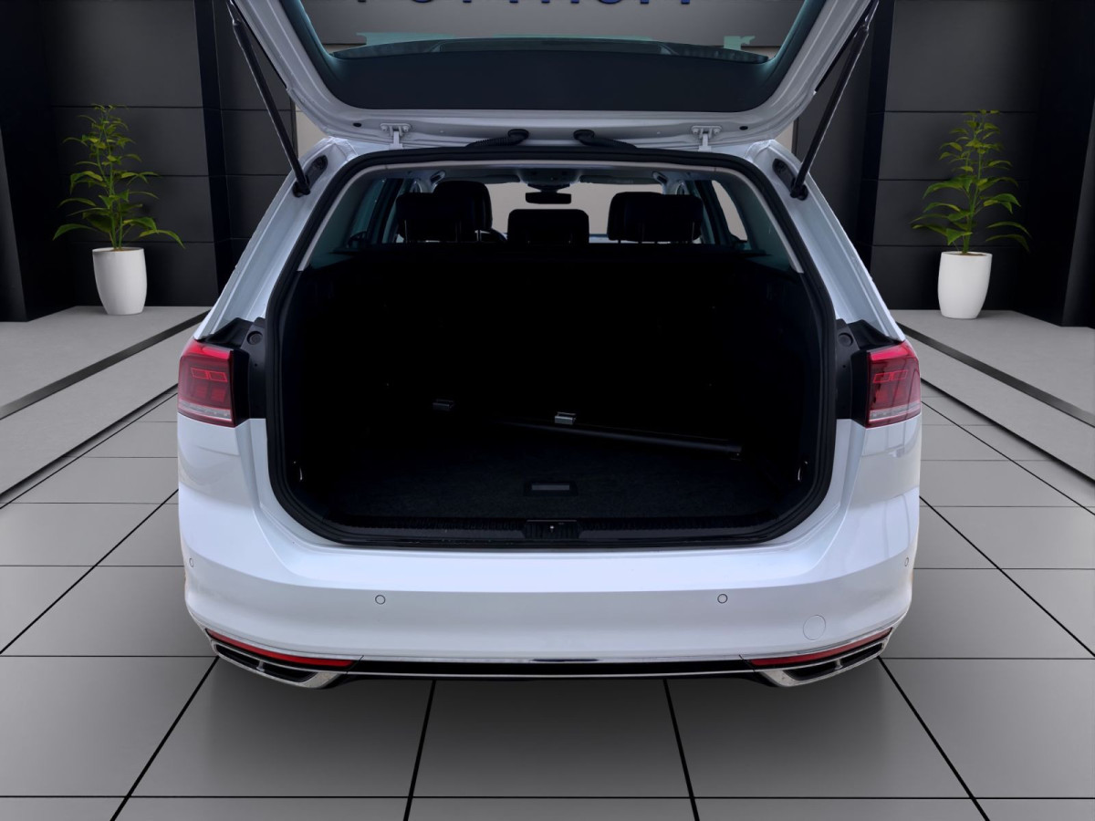 Thumb 4: Volkswagen Passat Variant 2.0 TDI DSG R-LINE NAVI KAMERA SITZHZG LED