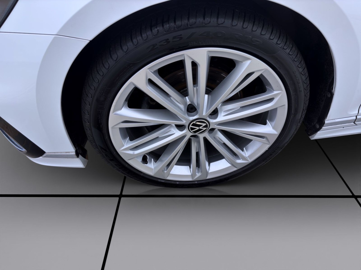 Thumb 8: Volkswagen Passat Variant 2.0 TDI DSG R-LINE NAVI KAMERA SITZHZG LED