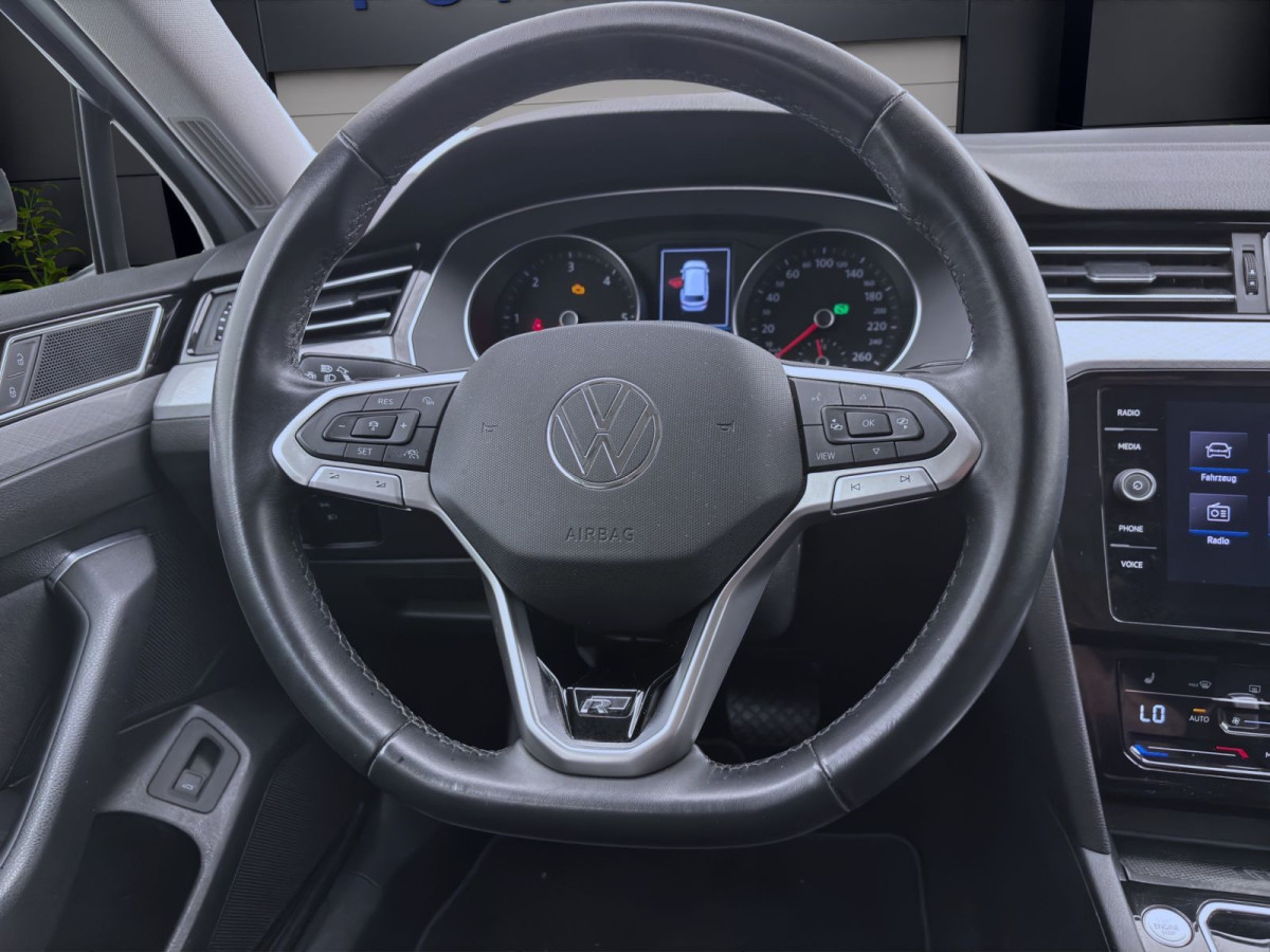 Thumb 11: Volkswagen Passat Variant 2.0 TDI DSG R-LINE NAVI KAMERA SITZHZG LED