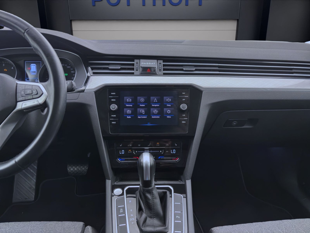 Thumb 14: Volkswagen Passat Variant 2.0 TDI DSG R-LINE NAVI KAMERA SITZHZG LED