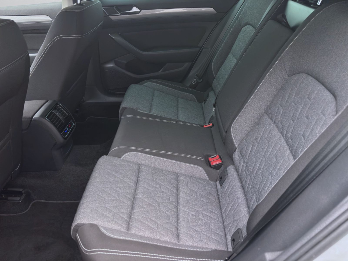 Thumb 15: Volkswagen Passat Variant 2.0 TDI DSG R-LINE NAVI KAMERA SITZHZG LED