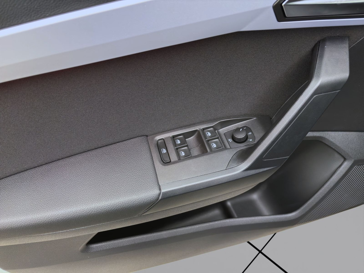 Thumb 9: Seat Arona 1.0 TSI DSG FR KAMERA SITZHZG KLIMA LED