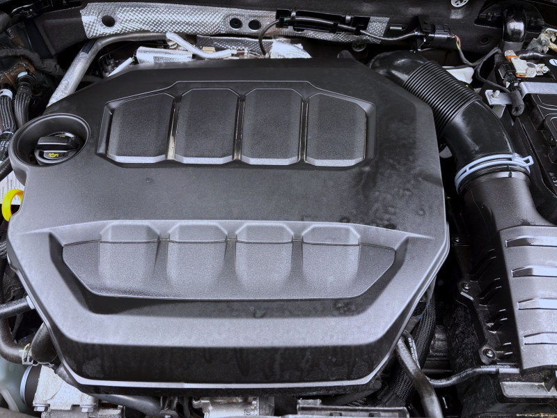 Bild 18: Volkswagen T-Roc 2.0 TSI DSG 4M R PANO IQ.LIGHT AHK NAVI