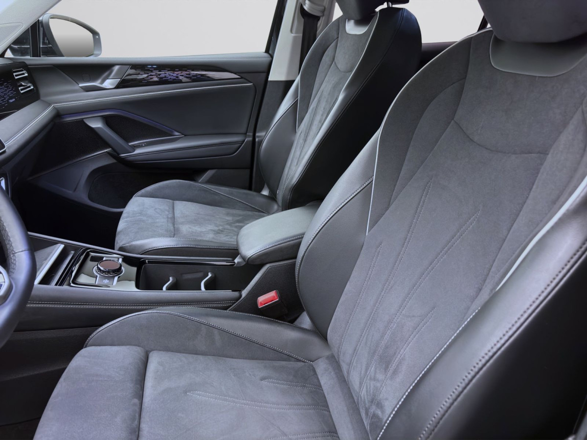 Thumb 8: Volkswagen Tiguan 2.0 TDI DSG 4M ELEGANCE PANO AHK NAVI KAMERA